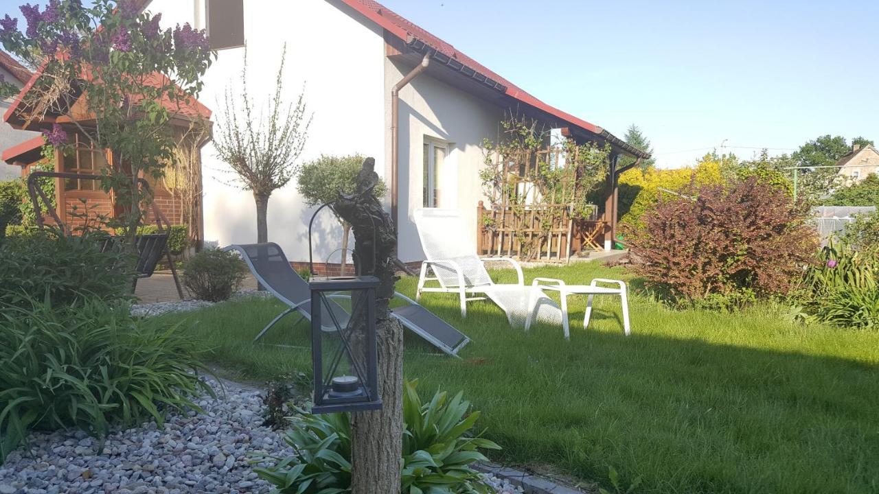 Domek Nad Jeziorem Bystrzyna Świdwin Exteriör bild