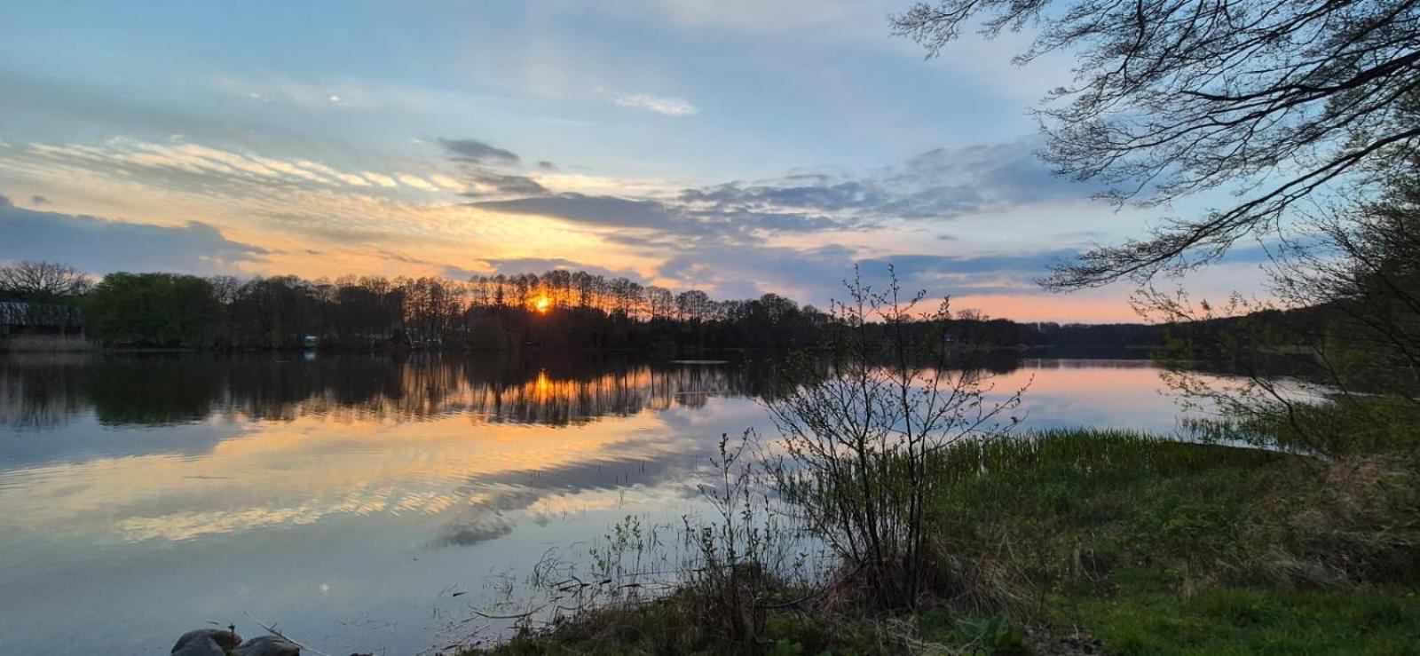 Domek Nad Jeziorem Bystrzyna Świdwin Exteriör bild