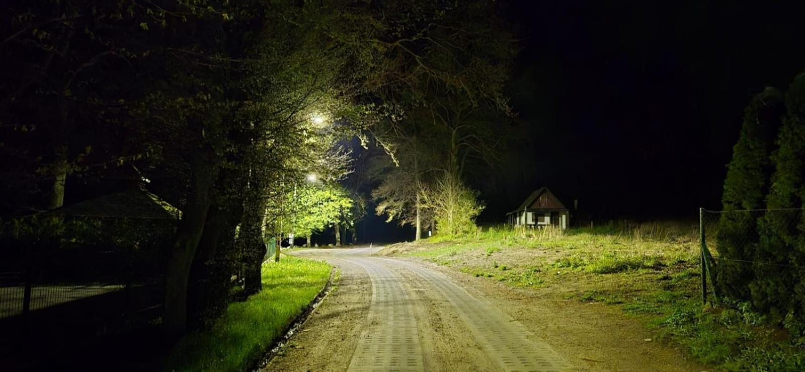 Domek Nad Jeziorem Bystrzyna Świdwin Exteriör bild